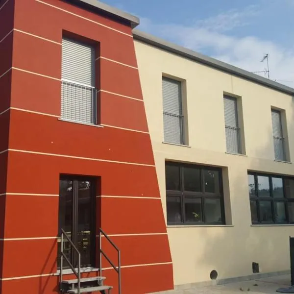 A casa di Titty – hotel w mieście Somma Lombardo