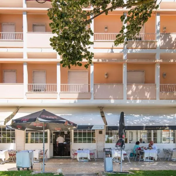 Atlantic Waves Accommodation ~ Carcavelos Beach, hotel en Carcavelos