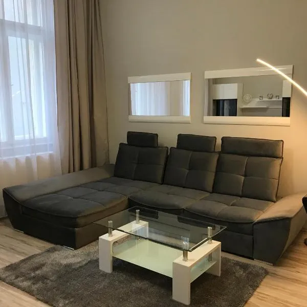 Bervia Apartman, viešbutis mieste Sombathėjus