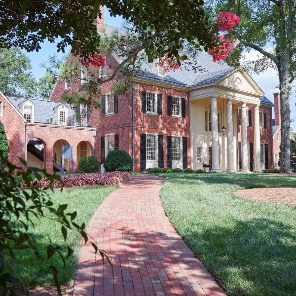 Rizzo Center, a Destination by Hyatt Hotel, hotel v destinaci Chapel Hill