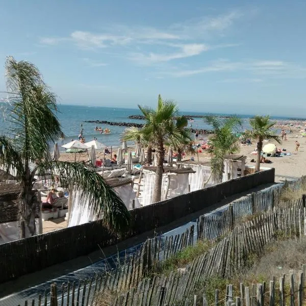 Studios - Bord de Plage, hotel v destinácii Vias