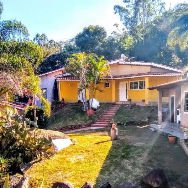 Pousada Pitoresca Casa Amarela, hotel v destinaci Mairiporã