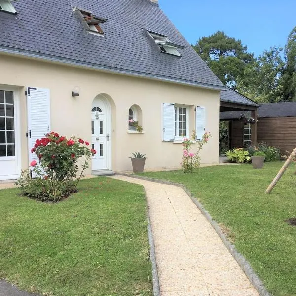Maison proche bord de mer, hotell i Guissény