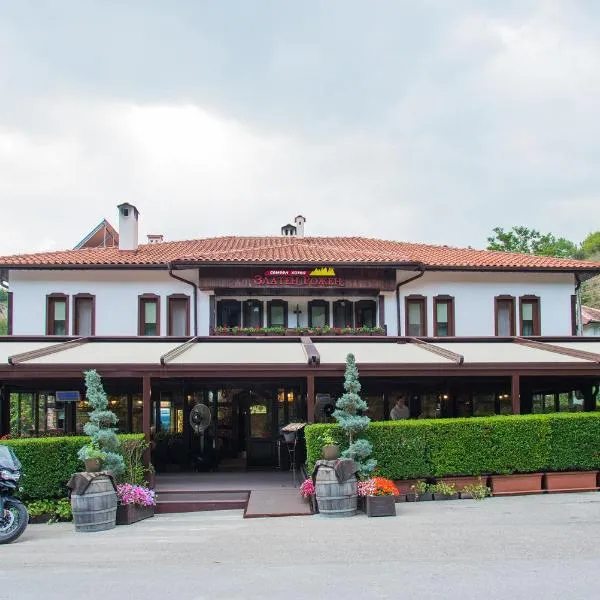 Zlaten Rozhen Family Hotel- Monument of Cultural Significance, hotell i Rozhen