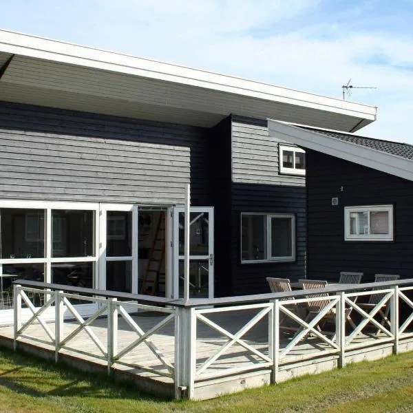 6 person holiday home in Gudhjem-By Traum, hotel v destinaci Gudhjem