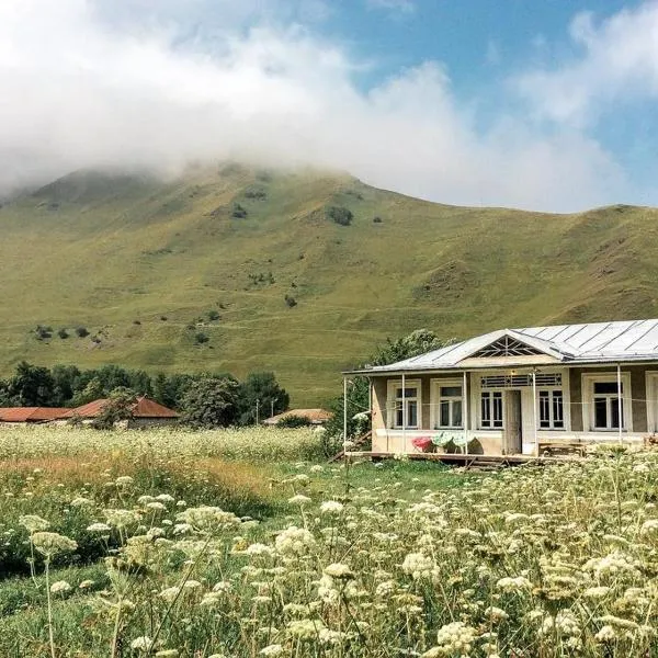 Icho House, hotel in Stepantsminda