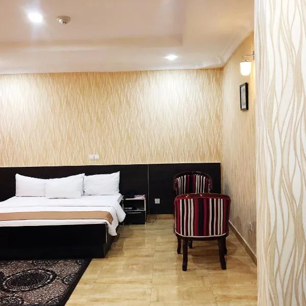 Fawzy Hotel, ξενοδοχείο στο Ιμπαντάν