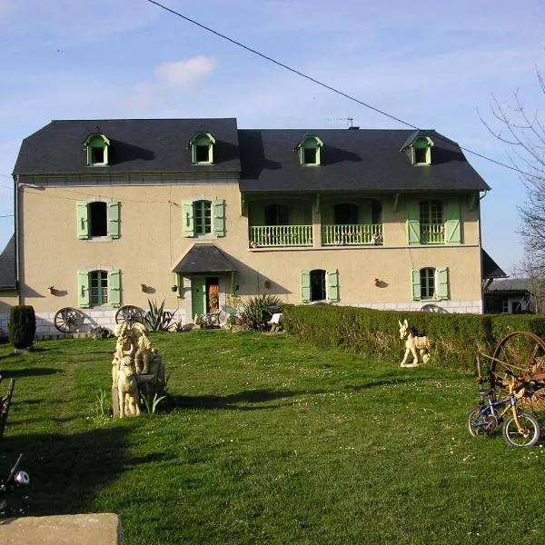 Ferme Arboucau, hotel in Lamarque-Pontacq