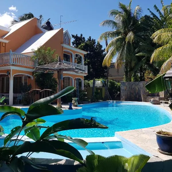 The Tourelle of Paradise with Big Heated Private Pool May-Aug, hotel in Rivière Noire