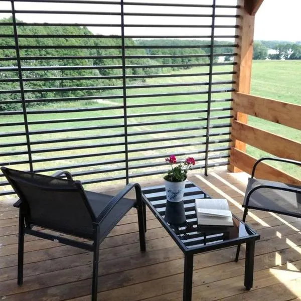 Dom nad jeziorem bania plaża bezpośredni dostęp do jeziora, hotel em Burbiski