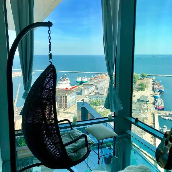 SEA TOWERS PENTHOUSE 23-24 Two-Floors Sea View Panoramic Terrace 110m2 !!! jacuzzi, hotel in Gdynia