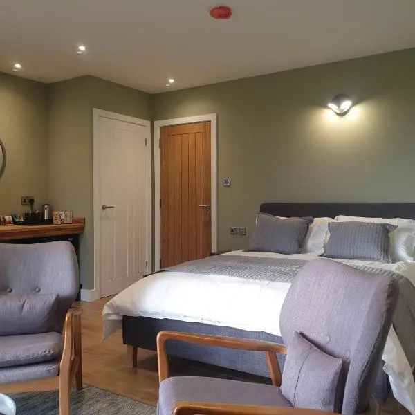 Open acres accommodation and airport parking, hotel em Portishead