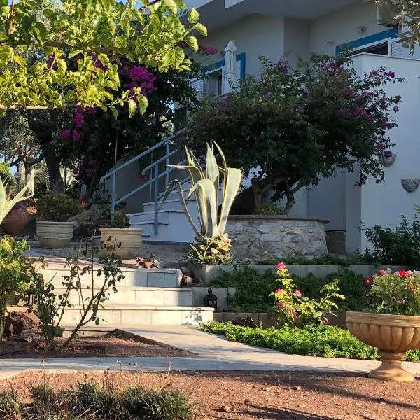 Apartment KoKa, hotel in Ermioni