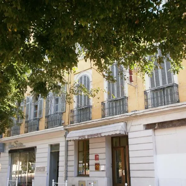 Hôtel Bonaparte – hotel w mieście Tulon