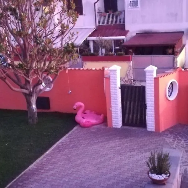 Orange Holiday Home, hotel en Torvaianica