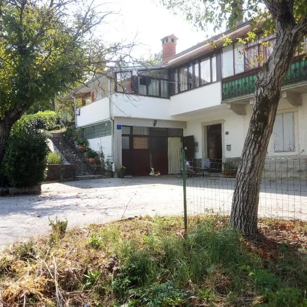 Apartman - studio, hôtel à Roč