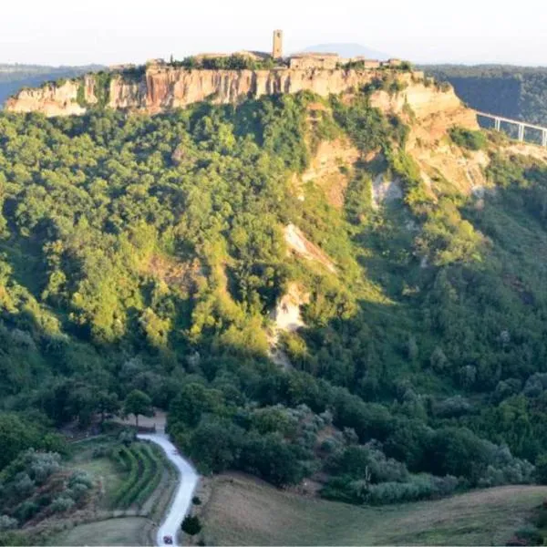 Le Calanque La Terrazza su Civita、Castiglione in Teverinaのホテル