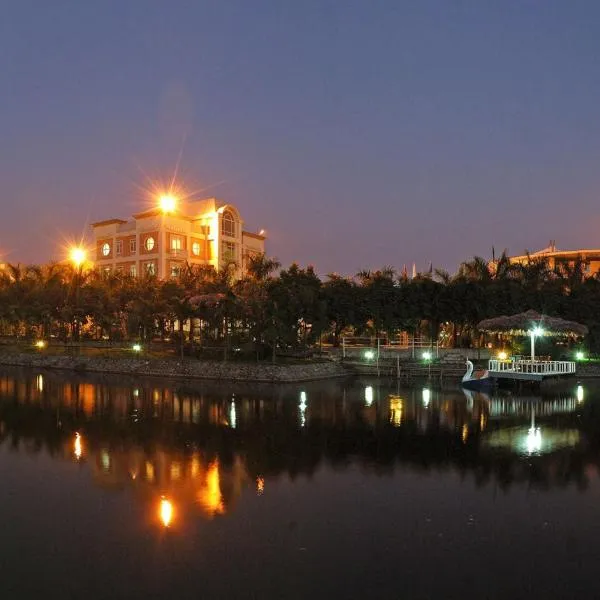 Camela Hotel & Resort, hotel a Tiện Hội