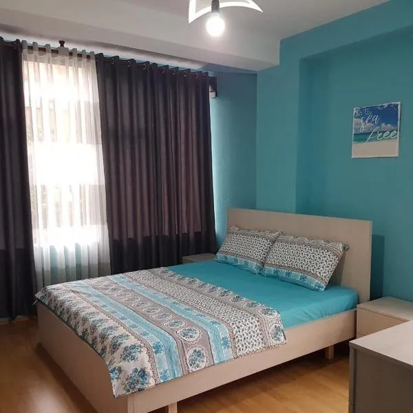 Lovely Apt at the heart of the city&near the lake, hotel in Pogradec