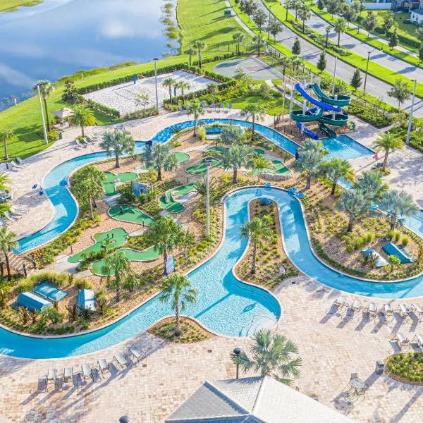 Only 5 Miles from Disney! Free Water Park! 2 Bed, 2 Bath Condo, Sleeps 8, hotel en Kissimmee