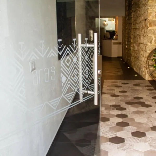 Aras Hotel Boutique, hotel vo Villasimiuse