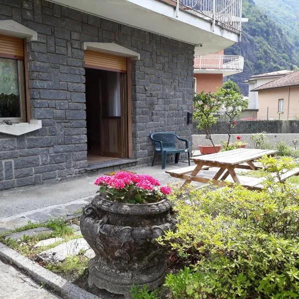 Casa di Ica, hotel v destinaci Dervio