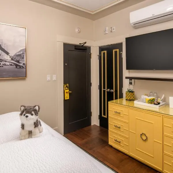 Dog Friendly Hotel $San Francisco - $Staypineapple, An Elegant Hotel, Union Square
