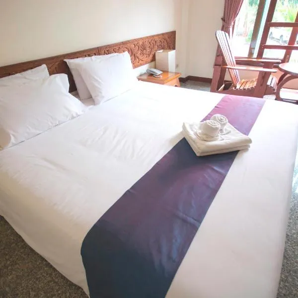 Tak Andaman Resort & Hotel, ξενοδοχείο σε Tak