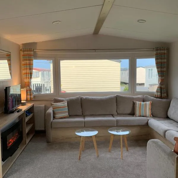 Brambles 66 -Static Holiday Caravan, Porthcawl, hotel v destinaci Newton
