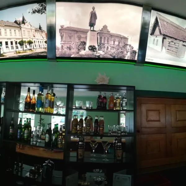 Kőrös Hotel, hotel v destinaci Kiskőrös