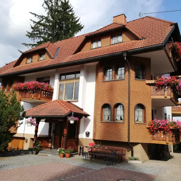 Gästehaus Rössle，Friedenweiler-Rotenbach的飯店