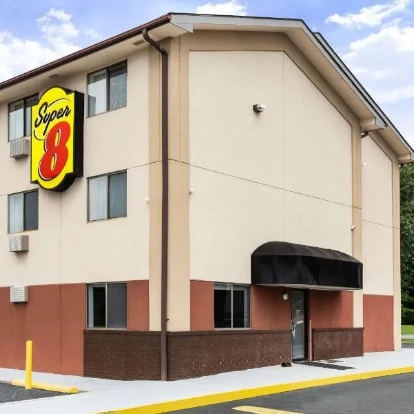 Super 8 by Wyndham Chester/Richmond Area、チェスターのホテル