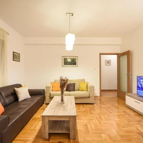 Enigma, hotel din Podgoriţa