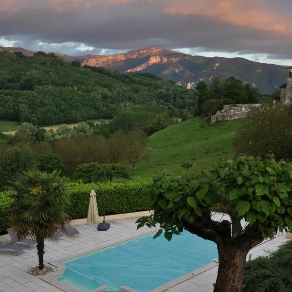 La Bourgeat, hotel en Chantesse