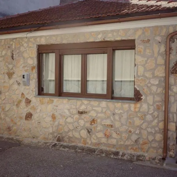 Village House Grevena, hotel en Polinérion