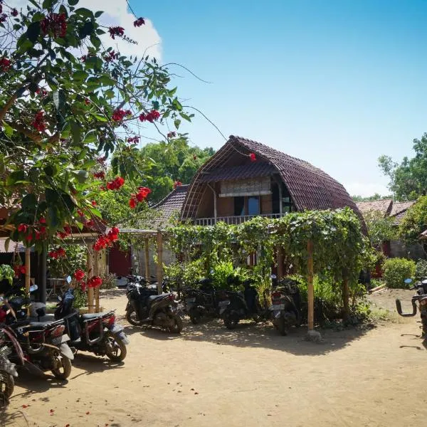 Harry's Ocean House Pacitan, hotel in Tamperan