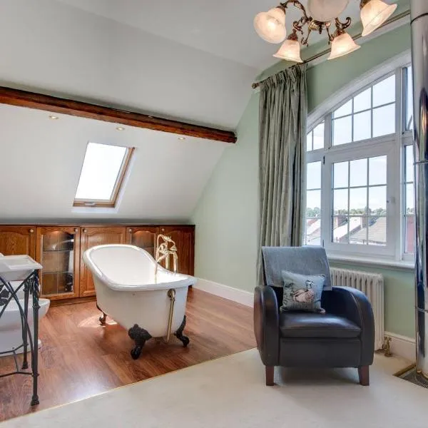 Carnegie Library: Shakespeare Apartment 3 Bedroom، فندق في Mexborough