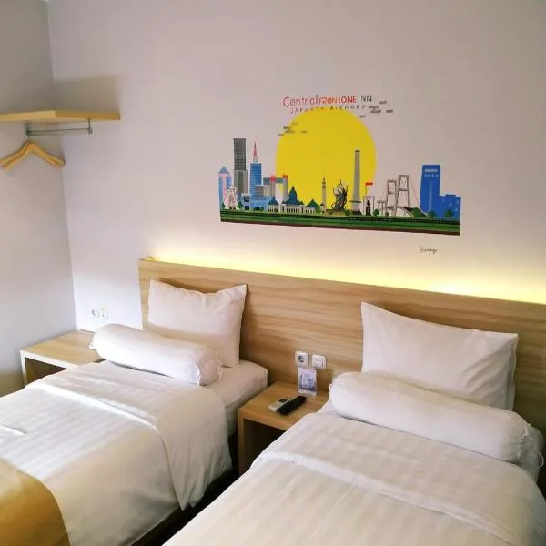 Central Front One Inn Jakarta Airport, khách sạn ở Rawabokor Dua