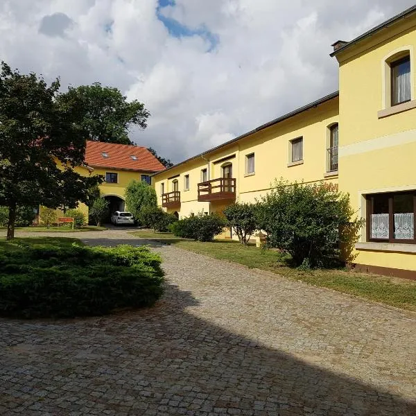 Bärchenhof, hotell i Großenhain