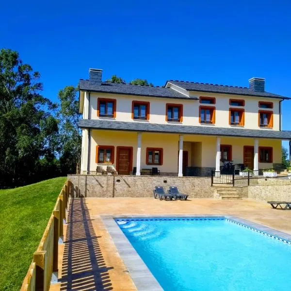 Apartamentos Navalin, hotel v destinaci Tapia de Casariego