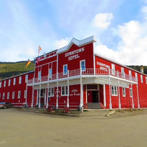 The Downtown, a Coast Hotel: Dawson City şehrinde bir otel