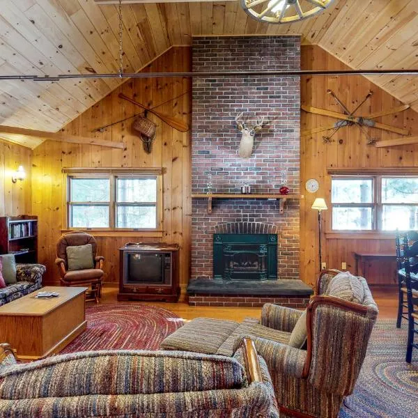 Breakwater Lodge, hotel in Greenville Junction