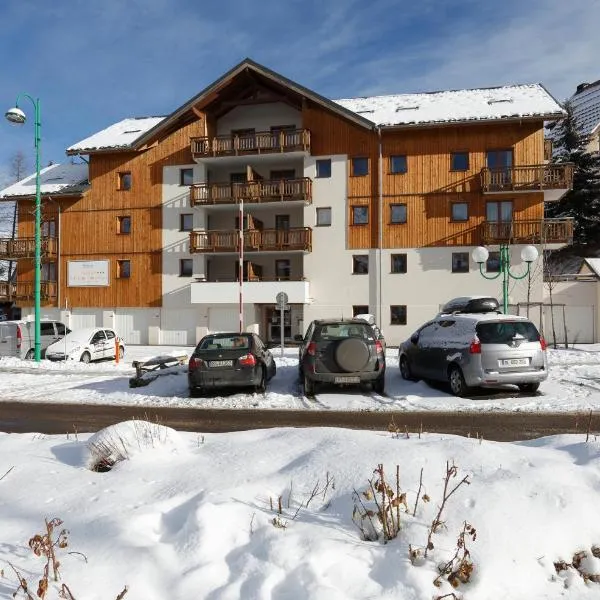 Vacancéole - Au Coeur des Ours – hotel w mieście Les Deux Alpes