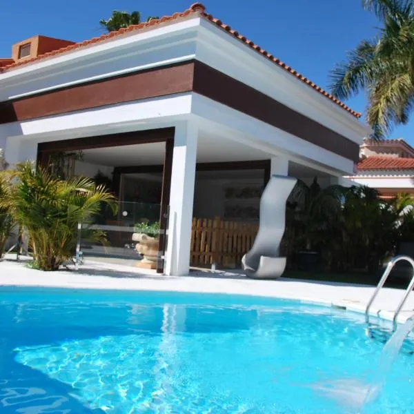 Lacy Golf Apartments, hotel in Maspalomas