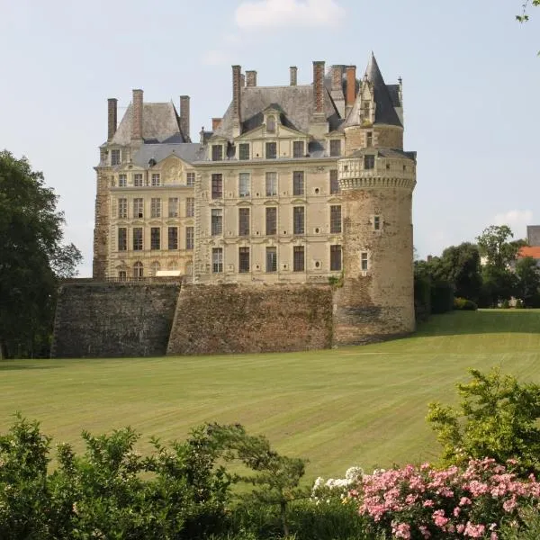 Château de Brissac, hotel in Chemellier
