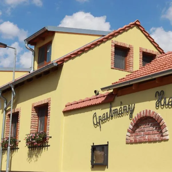 Apartmány Hradiště, hotel in Lukov