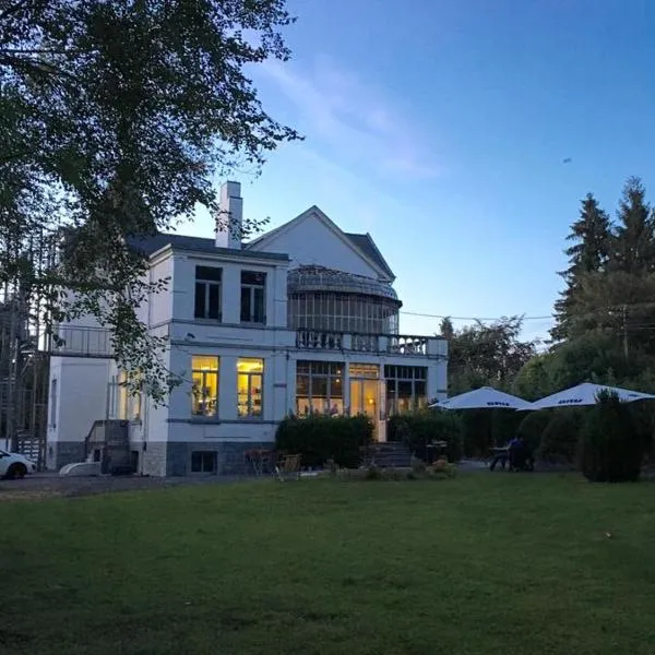 Villa Adélaïde, hotel in Momignies