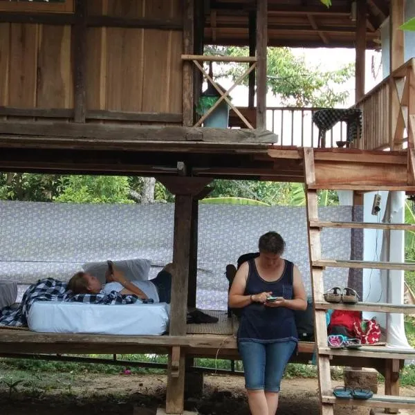 ESA di Kubu Homestay, hotel a Singaraja