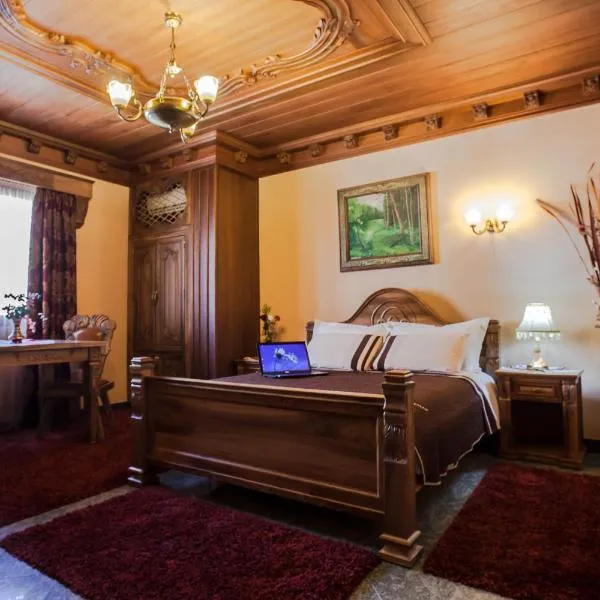 Brilant Antik Hotel, хотел в Тирана