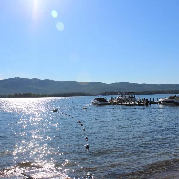 Blue Lagoon Resort, hótel í Lake George